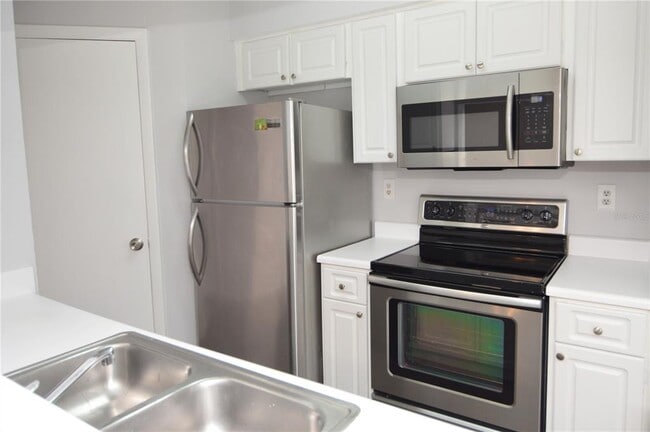 Building Photo - 8635 Mallard Reserve Dr