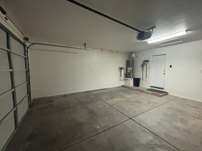 Building Photo - 5036 E Catalina Ct