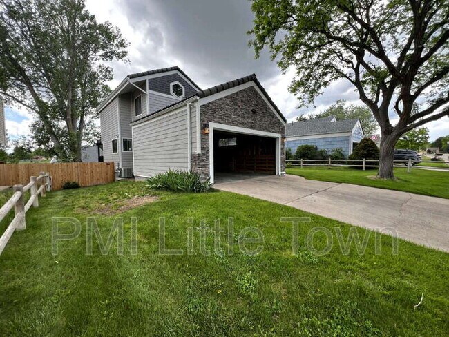 Building Photo - 10772 W Berry Ave