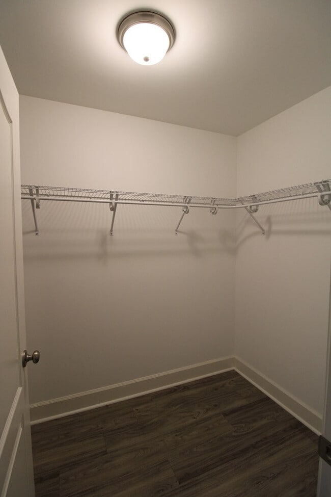 Building Photo - 1315 Mayfield Dr