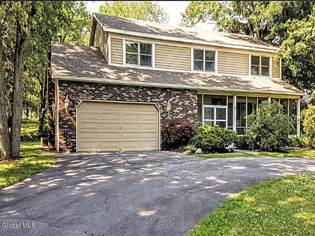 Primary Photo - 3 Springwood Manor Dr