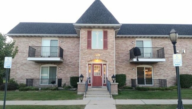 Primary Photo - Spacious Condo with Modern Comforts
