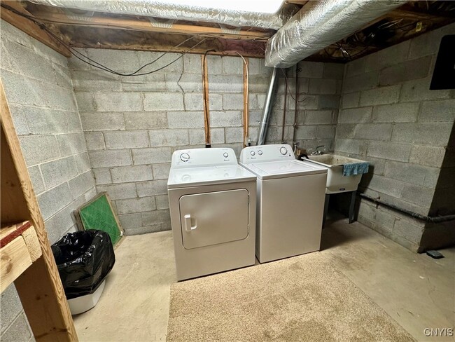 Building Photo - 8434 Bubbling Springs Dr