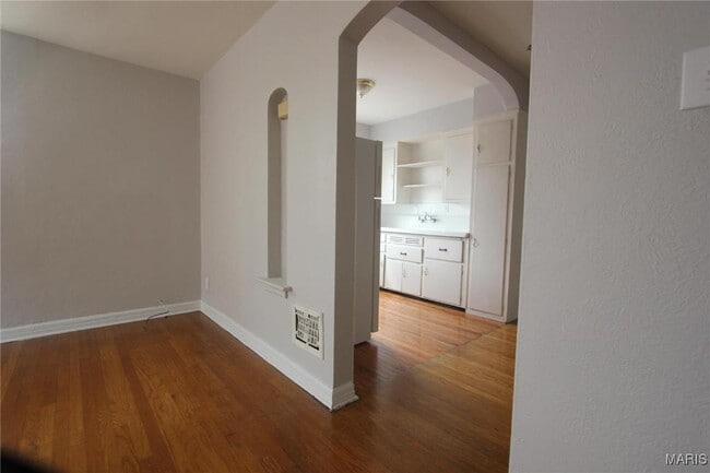 Building Photo - 3339 Lawn Ave