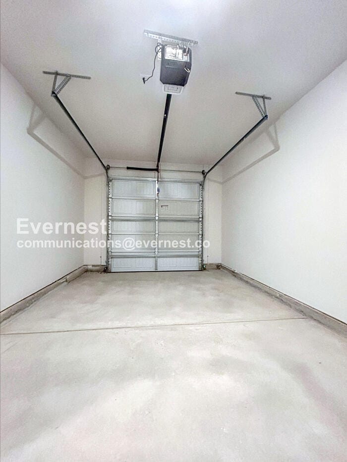 Building Photo - 2104 Willow Gln Dr