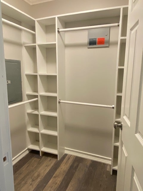 Building Photo - 1621 Brookfield Dr