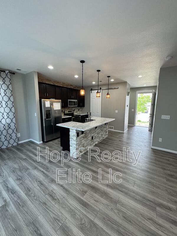 Primary Photo - 7015 Preble Dr