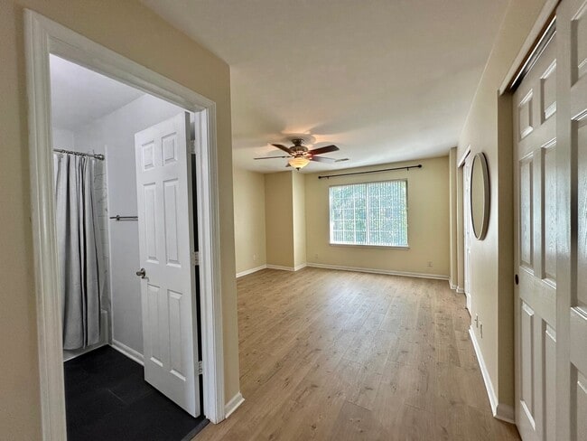 Building Photo - 1441 Walnut Hill Ave