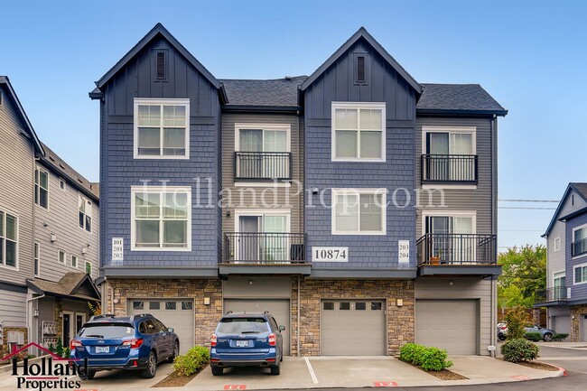 Building Photo - Wonderful 3 Story Condo in Hillsboro!