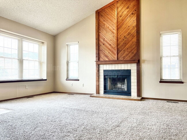 Building Photo - 5589 Tamworth Dr