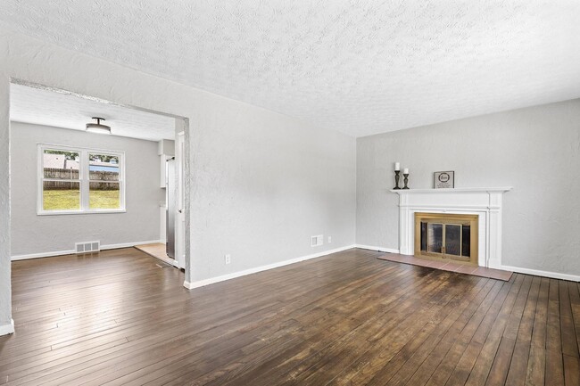 Building Photo - Quaint 4 Bed Cap Cod in Kettering