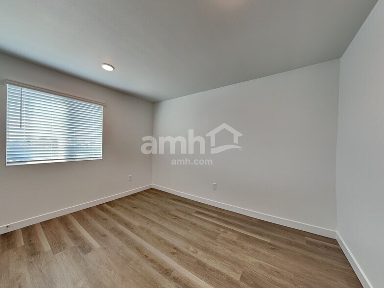 Building Photo - 4511 S 97th Dr