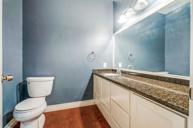 Building Photo - 3-BEDROOM TOWNHOME IN DIJON NORTH, ALAMO HEIGHTS