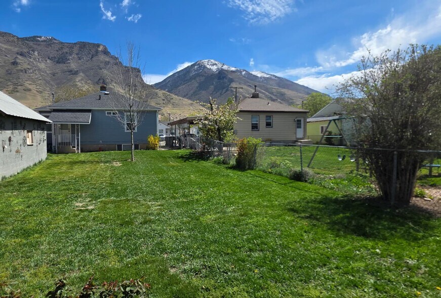 Back of House - 196 S 1000 E