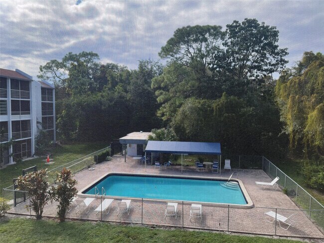 Building Photo - 9440 Live Oak Pl