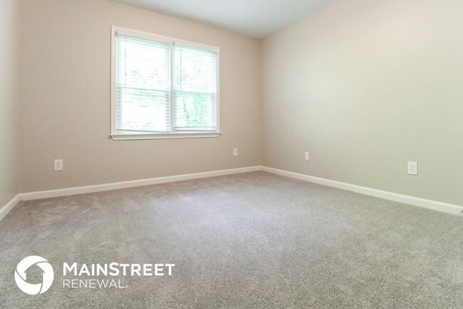 Building Photo - 530 Riverbirch Trce