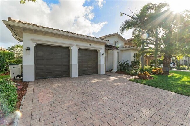 Building Photo - 10980 NW 78th Pl