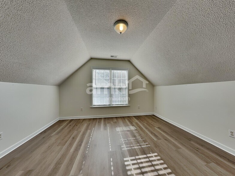 Building Photo - 5312 Tanglewood Pine Ln