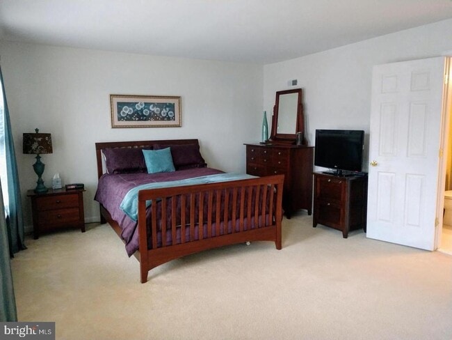 Building Photo - 8171 Douglas Fir Dr