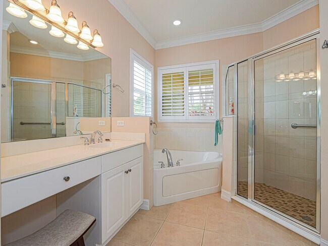 Building Photo - 4570 Bridgepointe Way
