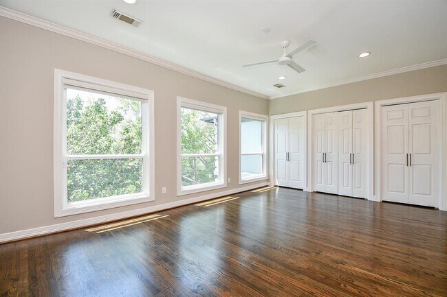 Building Photo - 1807 Elmen St