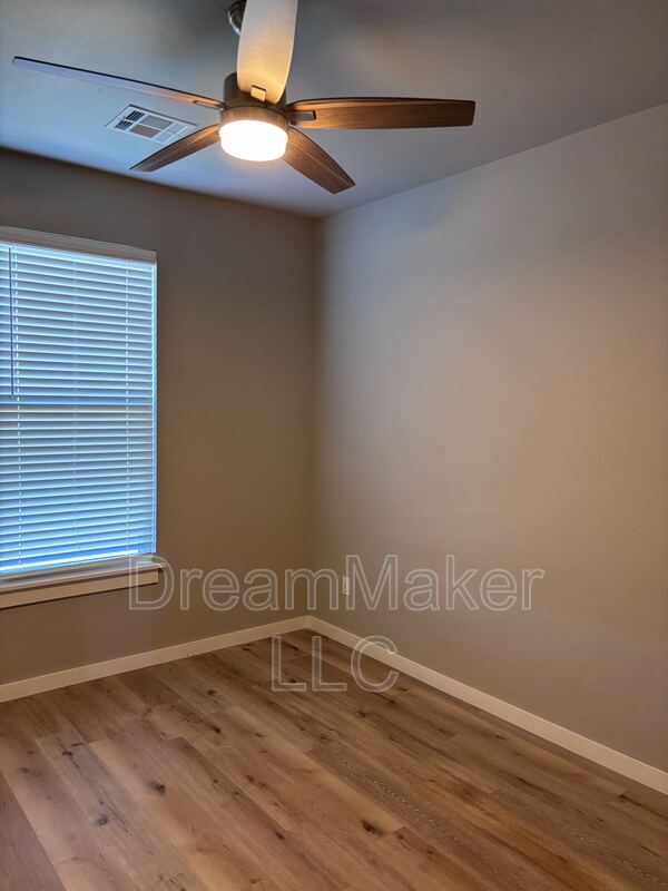 Building Photo - 3035 SE 34th St