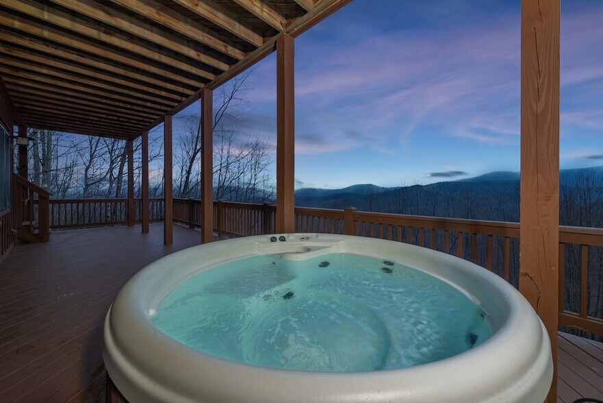 Building Photo - 70 Summit Way