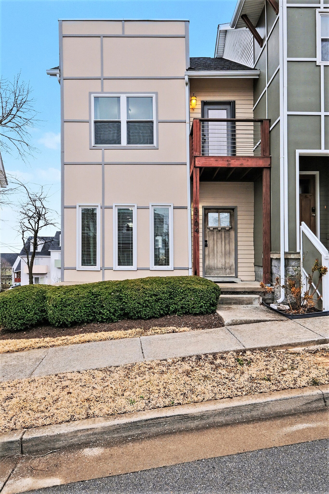 Building Photo - 3704 Lausanne Dr