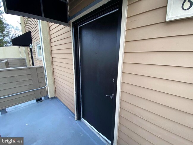 Building Photo - 5485 Harpers Farm Rd