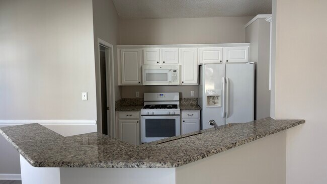 Building Photo - 12045 Evergreen Hollow Dr