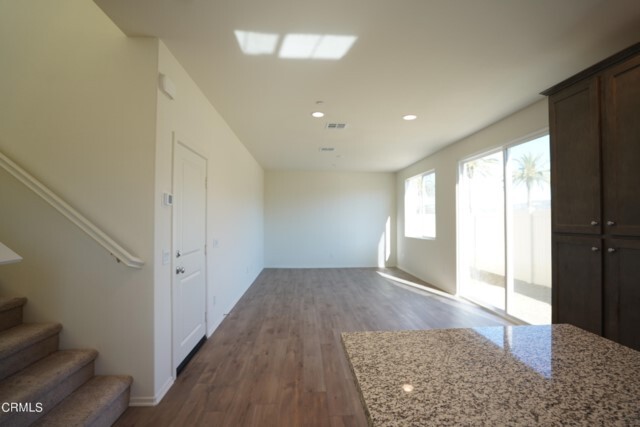 Building Photo - 295 Fuerte Dr