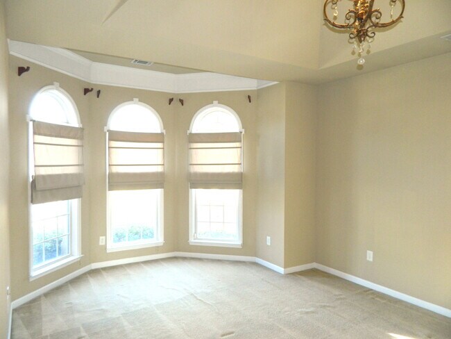 Building Photo - 1101 Brighton Dr