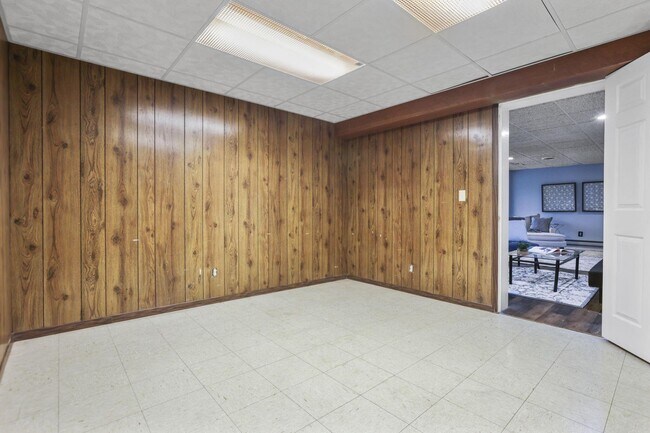 Building Photo - 4765 Smoketalk Ln