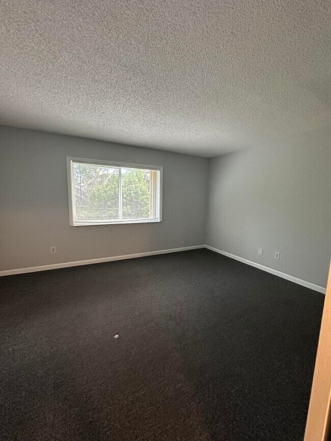 Building Photo - 205 Southland Dr