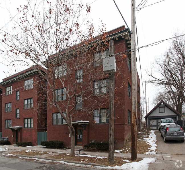 Building Photo - 712-714 W 38th St