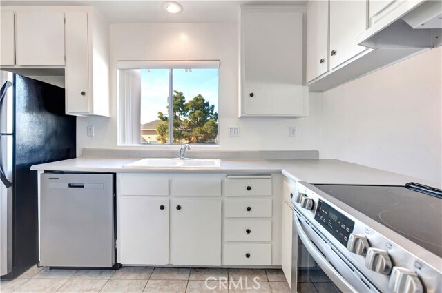 Building Photo - 24511 Alta Vista Dr
