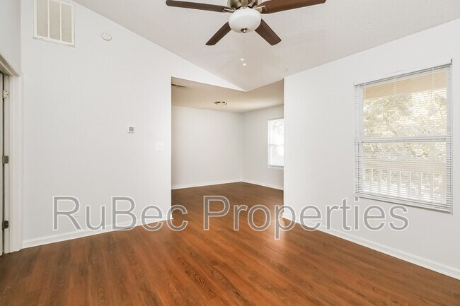 Building Photo - 9517 Newell Hickory Grove Rd