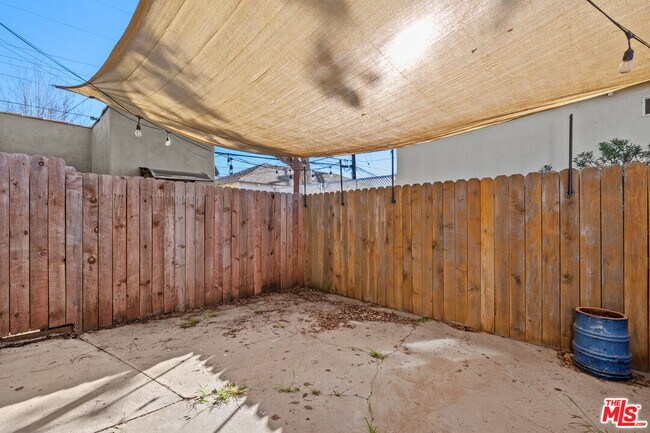 Building Photo - 1332 Ocean Park Blvd