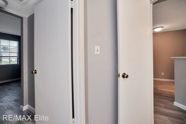 Building Photo - 1801 Island Club Dr