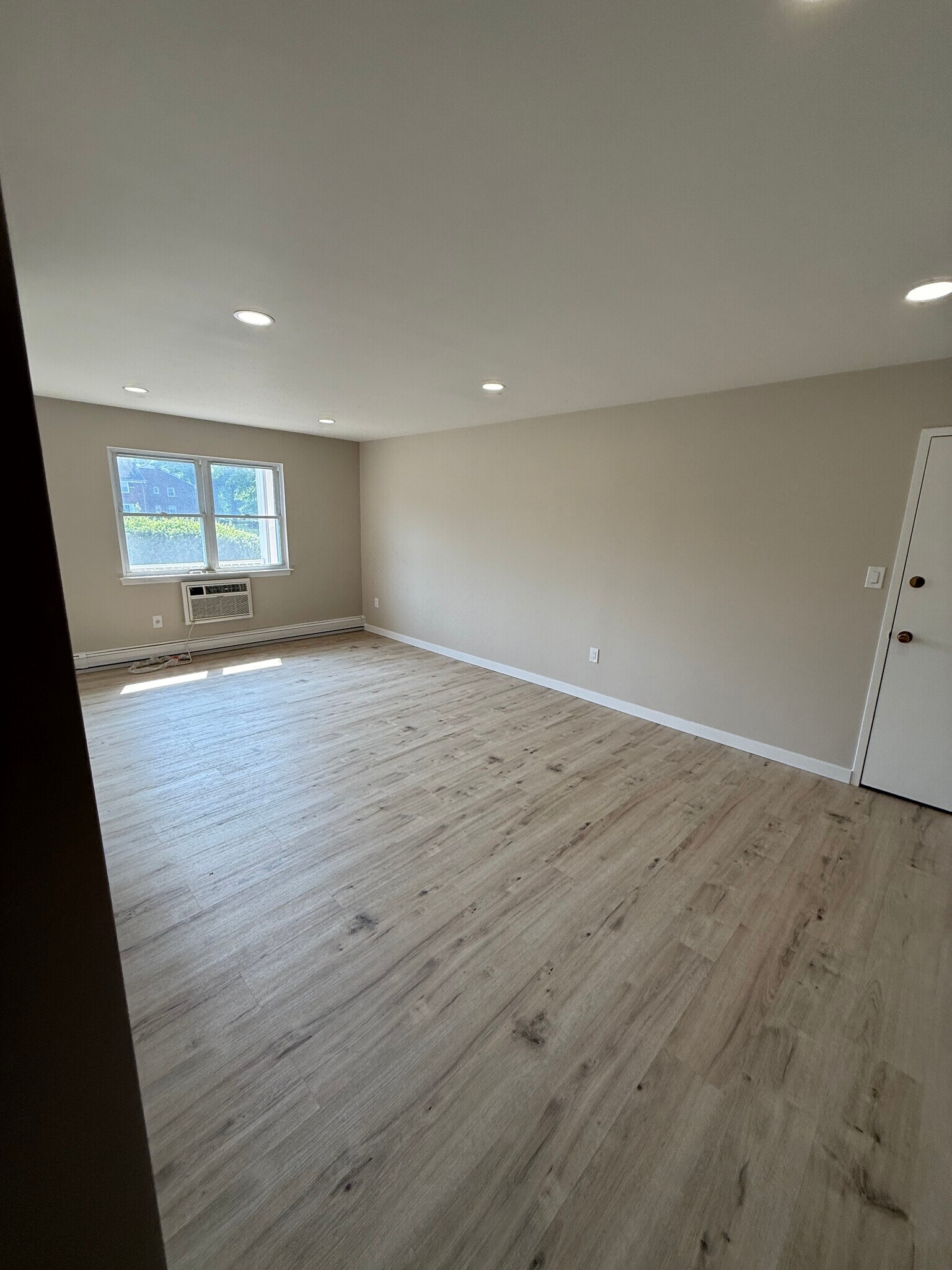Building Photo - 61 Stonehurst Blvd