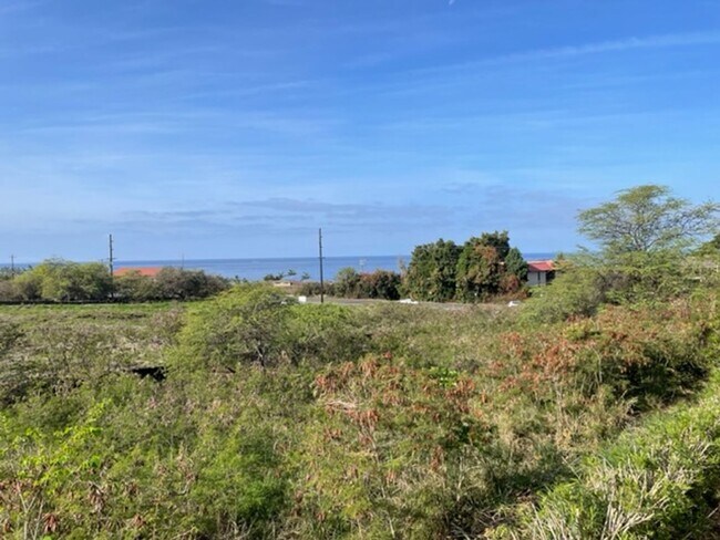 Building Photo - $1,500 / 1 Bed / 2 Bath Furnished Condo (Kailua Kona)