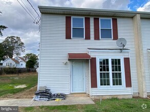 Building Photo - 566 Pleasant Dr