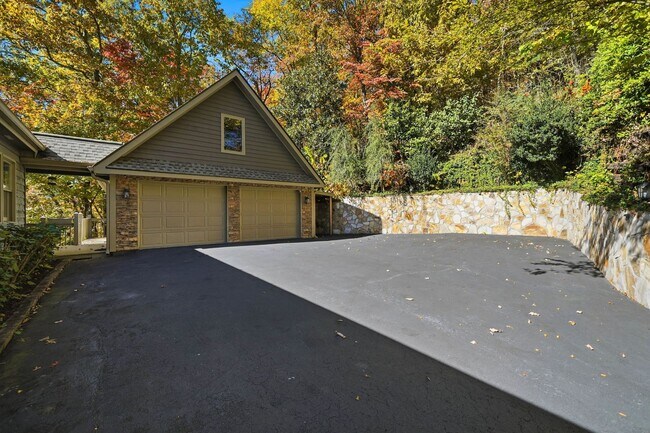 Building Photo - FULLY FURNISHED! Magnificent Panoramic Views!!