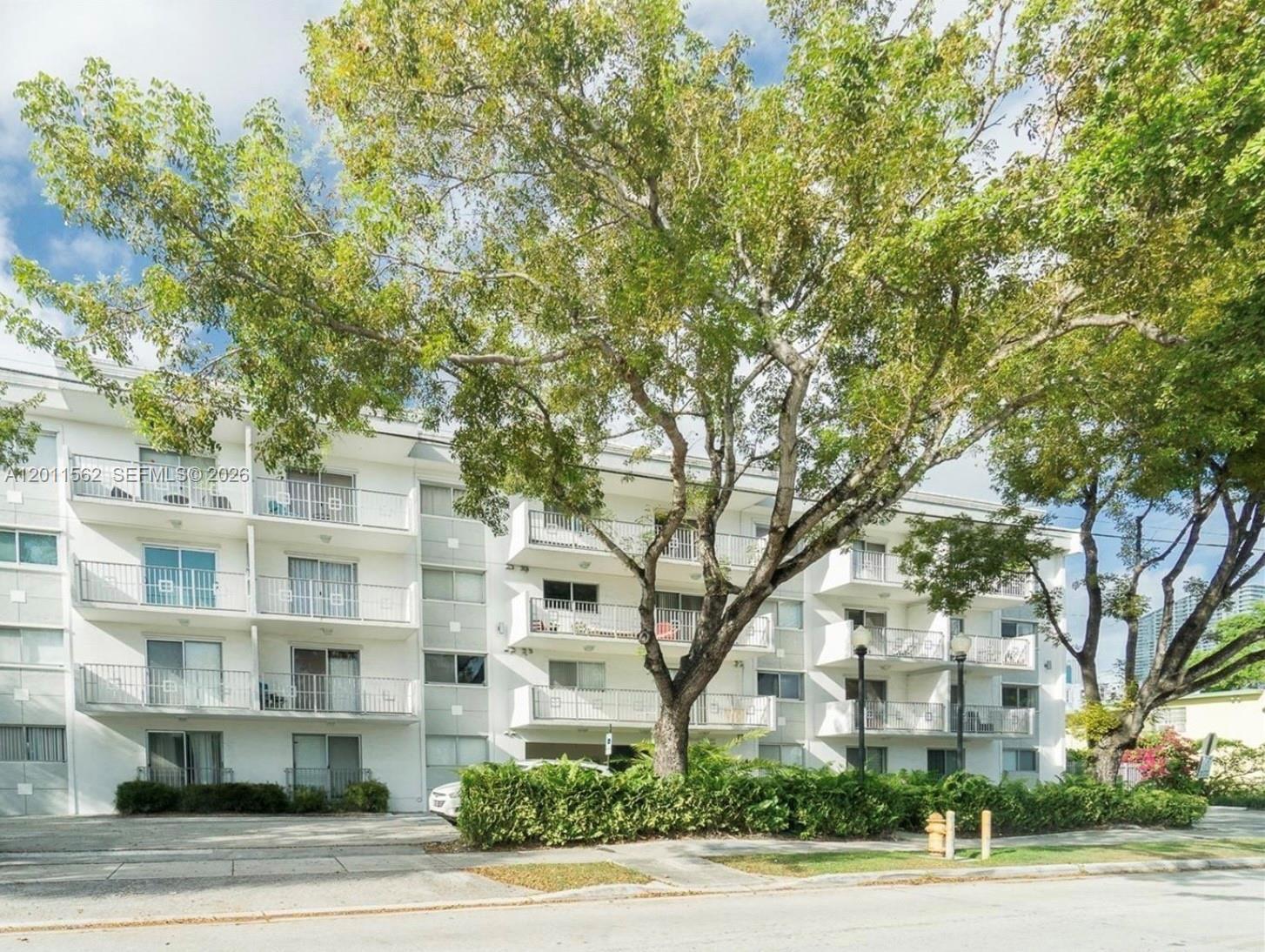 Building Photo - 445 SW 11th St