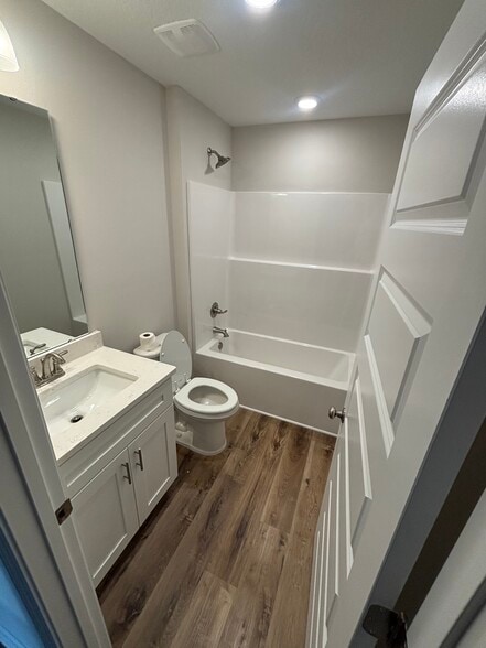 Building Photo - 1340 Hornbeam Dr