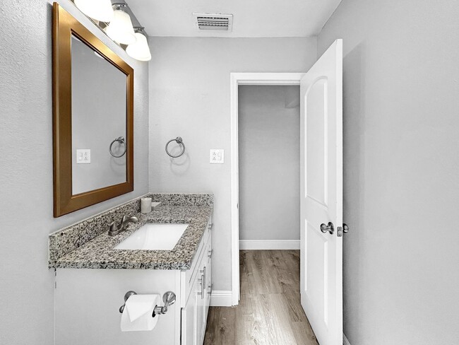 Building Photo - 5408 5th Ave N