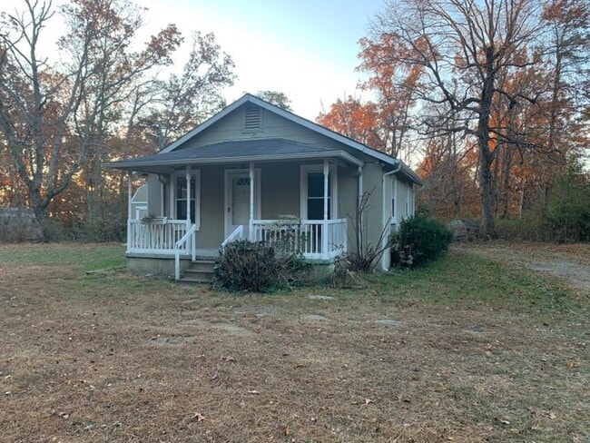 Building Photo - 2606 Corral Rd