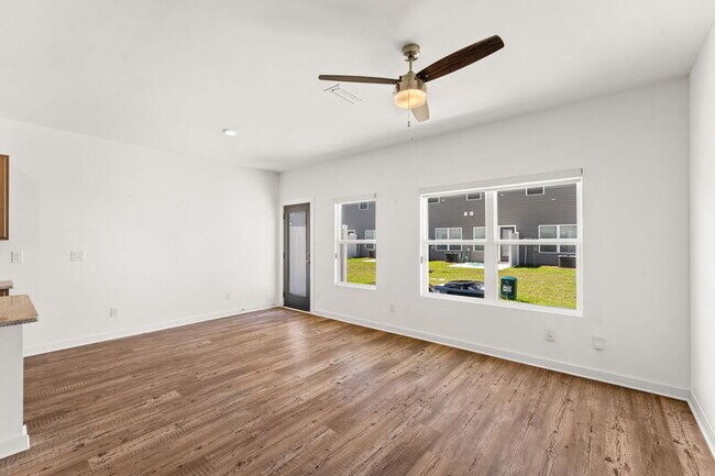 Building Photo - 409 N Gay Ave