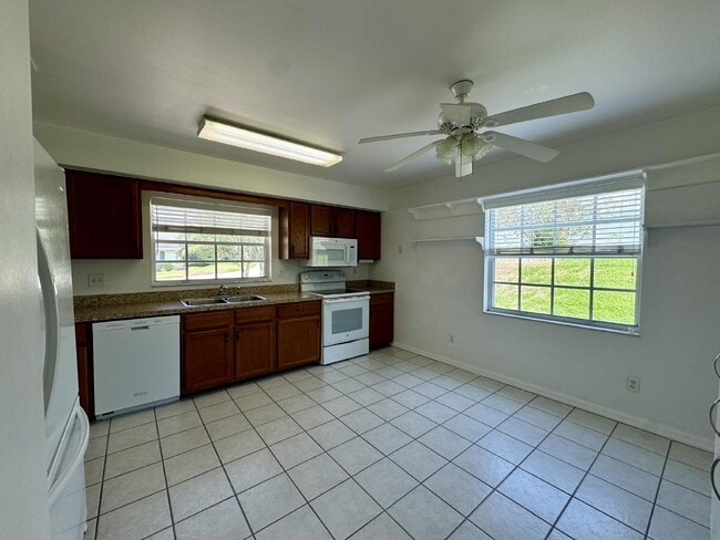 Building Photo - Charming 2-Bedroom Home in Clermont, FL (55+ Community)