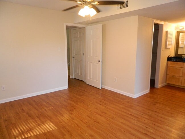 Building Photo - Rooney Properties3 (8607 Fathom Cir)